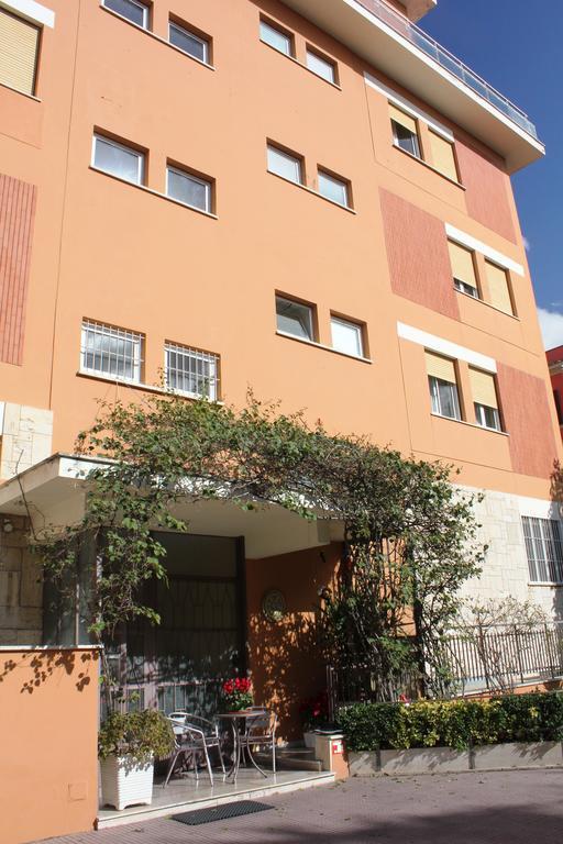 La Casa Di Nazareth Hotel โรม ภายนอก รูปภาพ